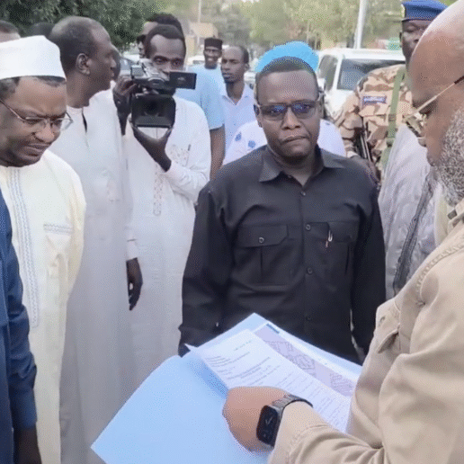 Descente du ministre de la justice et de l'aménagement du territoire.