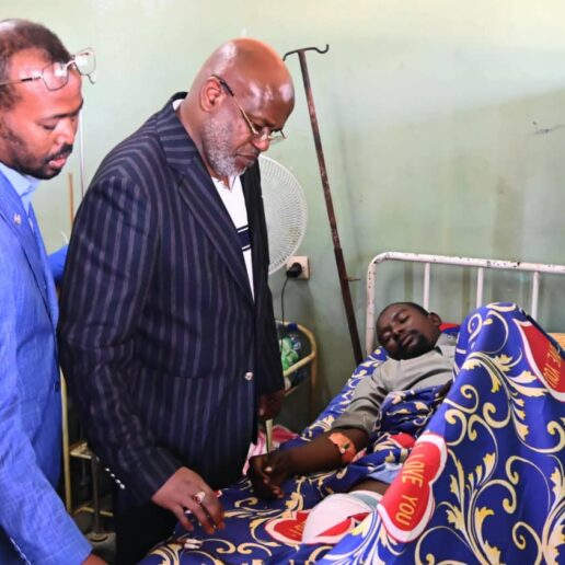 Visite à Idriss Ahmat Abdoulaye Senghor, victime d’un accident-13