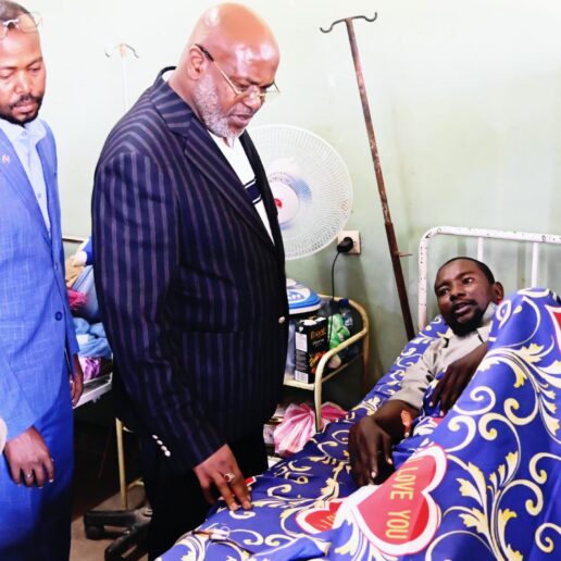 Visite à Idriss Ahmat Abdoulaye Senghor, victime d’un accident