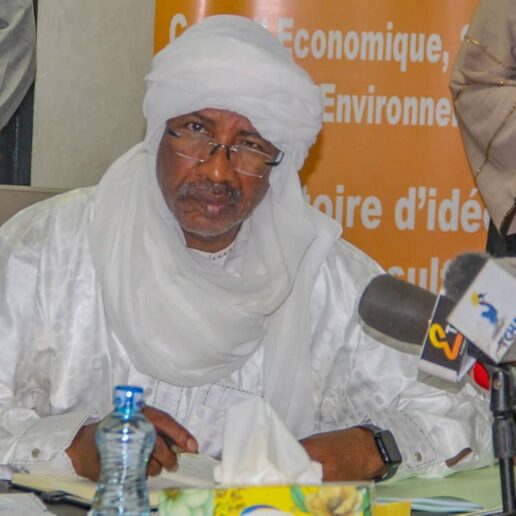 Face aux conseillers de la République-2